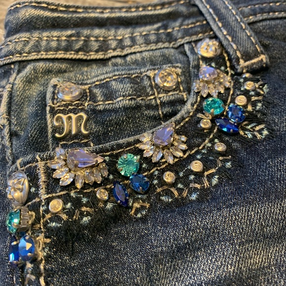 Miss Me Capri Jeans - Picture 5 of 13